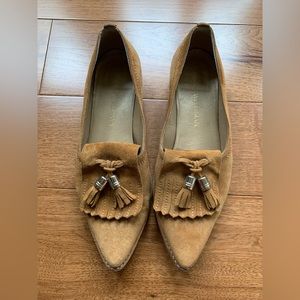 STUART WEITZMAN Loafers. With tassels, gold logo plate on back heel. Real suede.